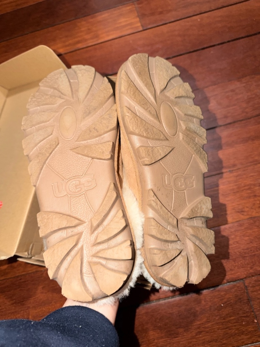 UGG coquette chestnut size 6 women’s w box - Picture 3 of 7
